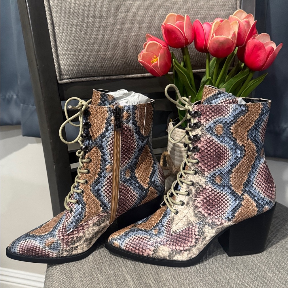🤍A Rider Girl Snakeskin Print Heeled Boots - Picture 5 of 13
